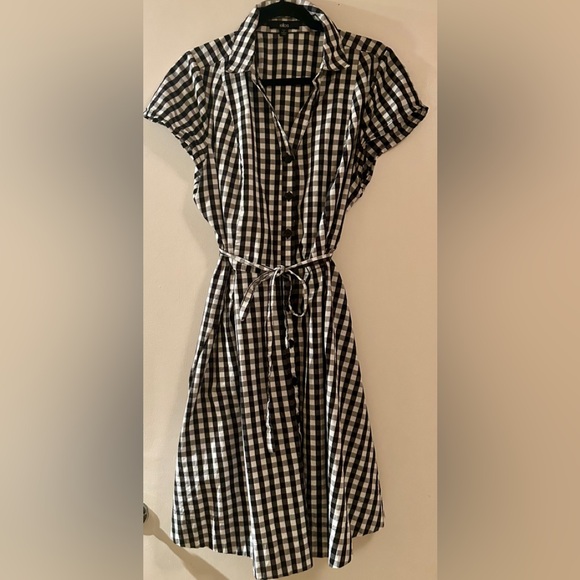 NWOT Size L Ellos midi -black and white checkered material. Short sleeves. - Picture 2 of 3